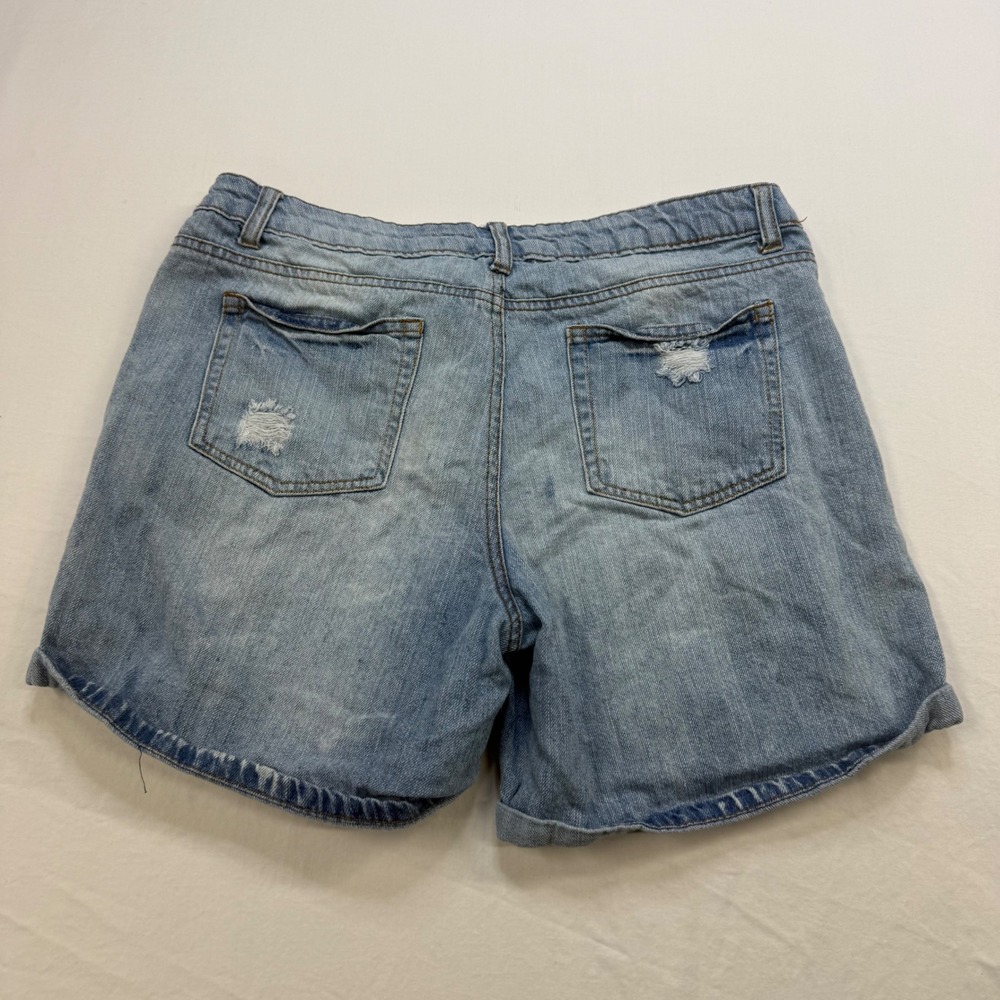 Rue21 Curvy Short Womens 7/8 Light Wash Distressed Ripped Denim Jean Shorts 186 - Picture 7 of 8